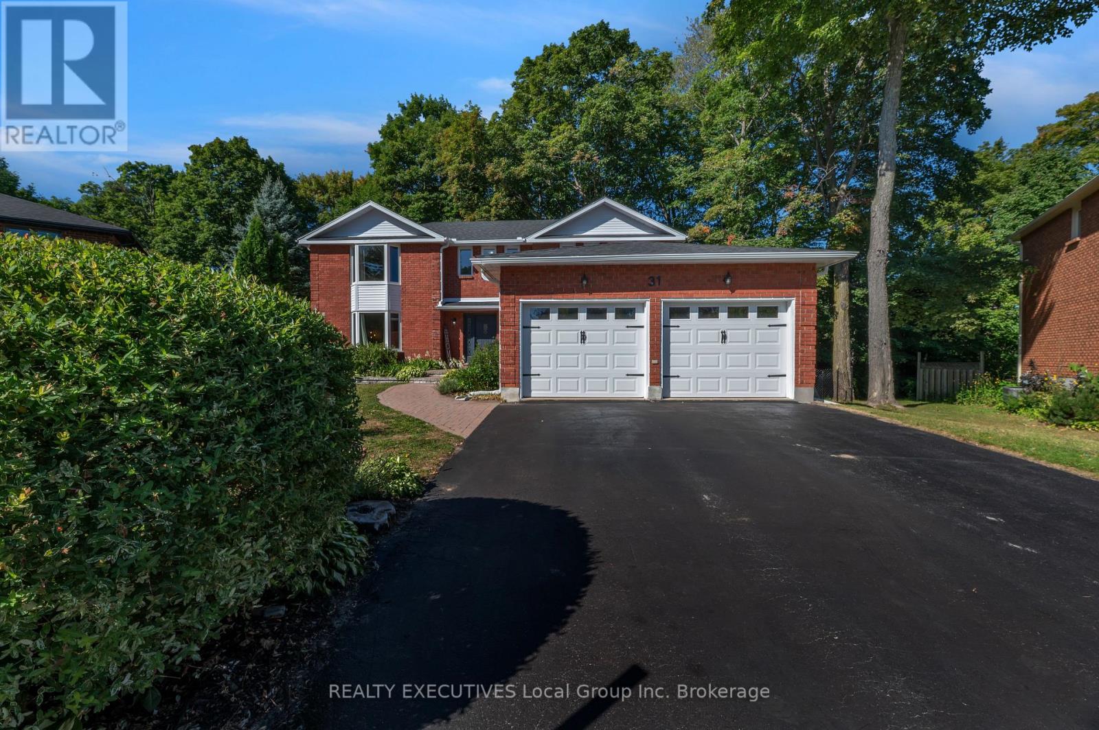 31 Robinhood Ct, North Bay, ON P1C 1L6