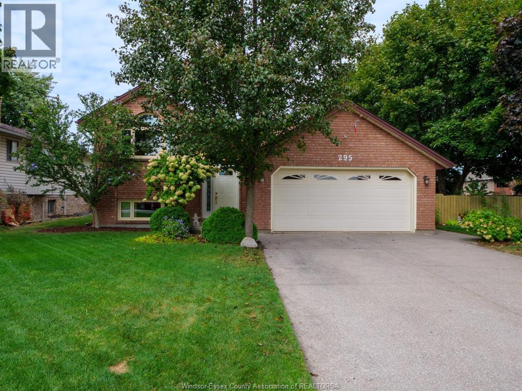 295 Gary Ave, Lasalle, ON N9J 1V3