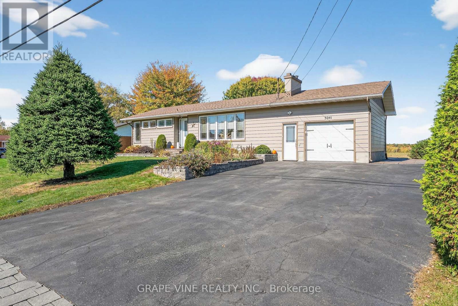 5041 Thunder Rd, Ottawa, ON K0A 1K0