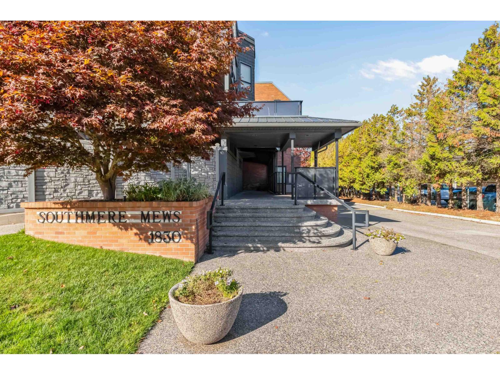 1830 E Southmere Crescent Unit 203, Surrey, BC V4A 9C2