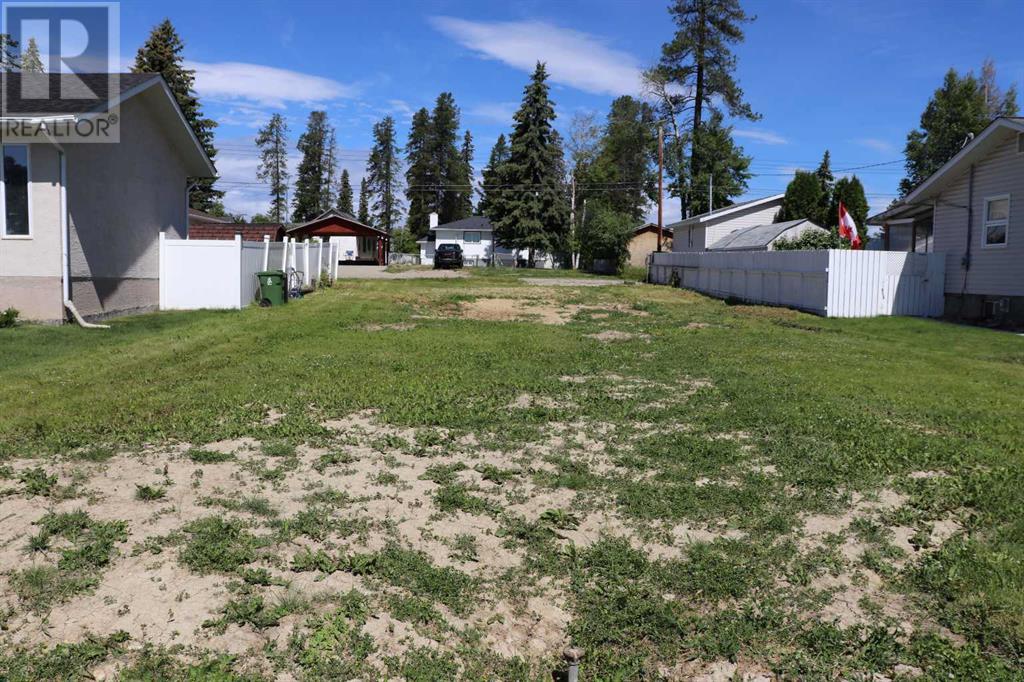 10 Avenue Unit 4920, Edson, AB T7E 1E6