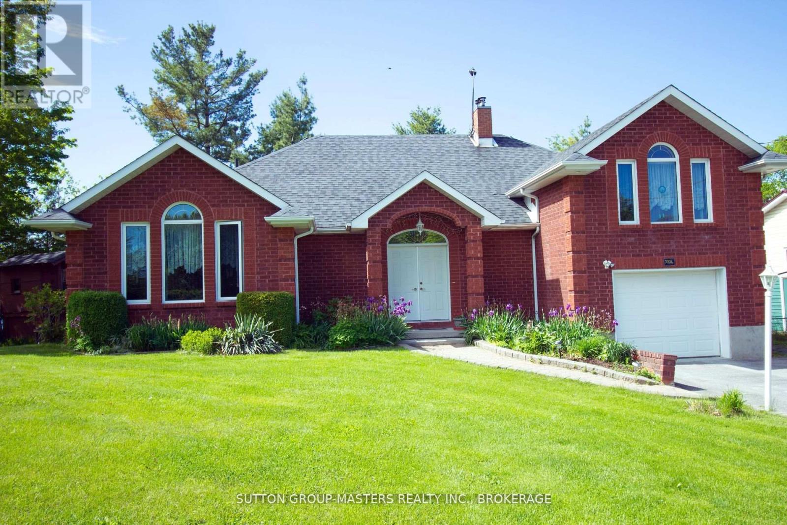4907 Alex Mclean Ln N, South Frontenac, ON K0H 1H0