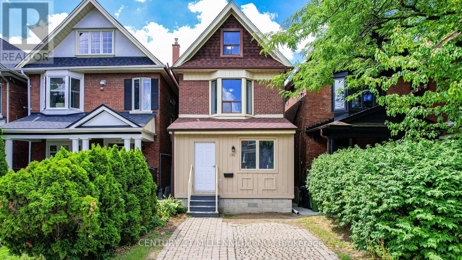 136 Mavety St, Toronto, ON M6P 2L9