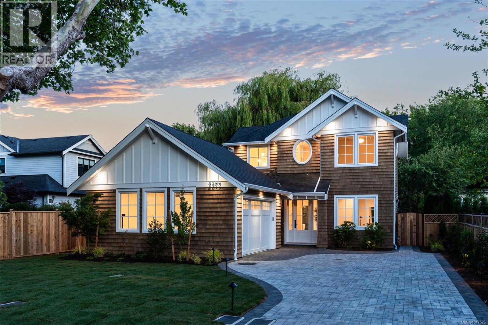 2377 Zela St, Oak Bay, BC V8S 2X1