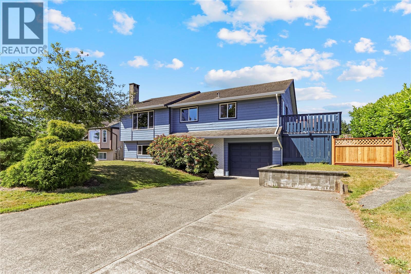 1686 Passage View Dr, Campbell River, BC V9W 6L3