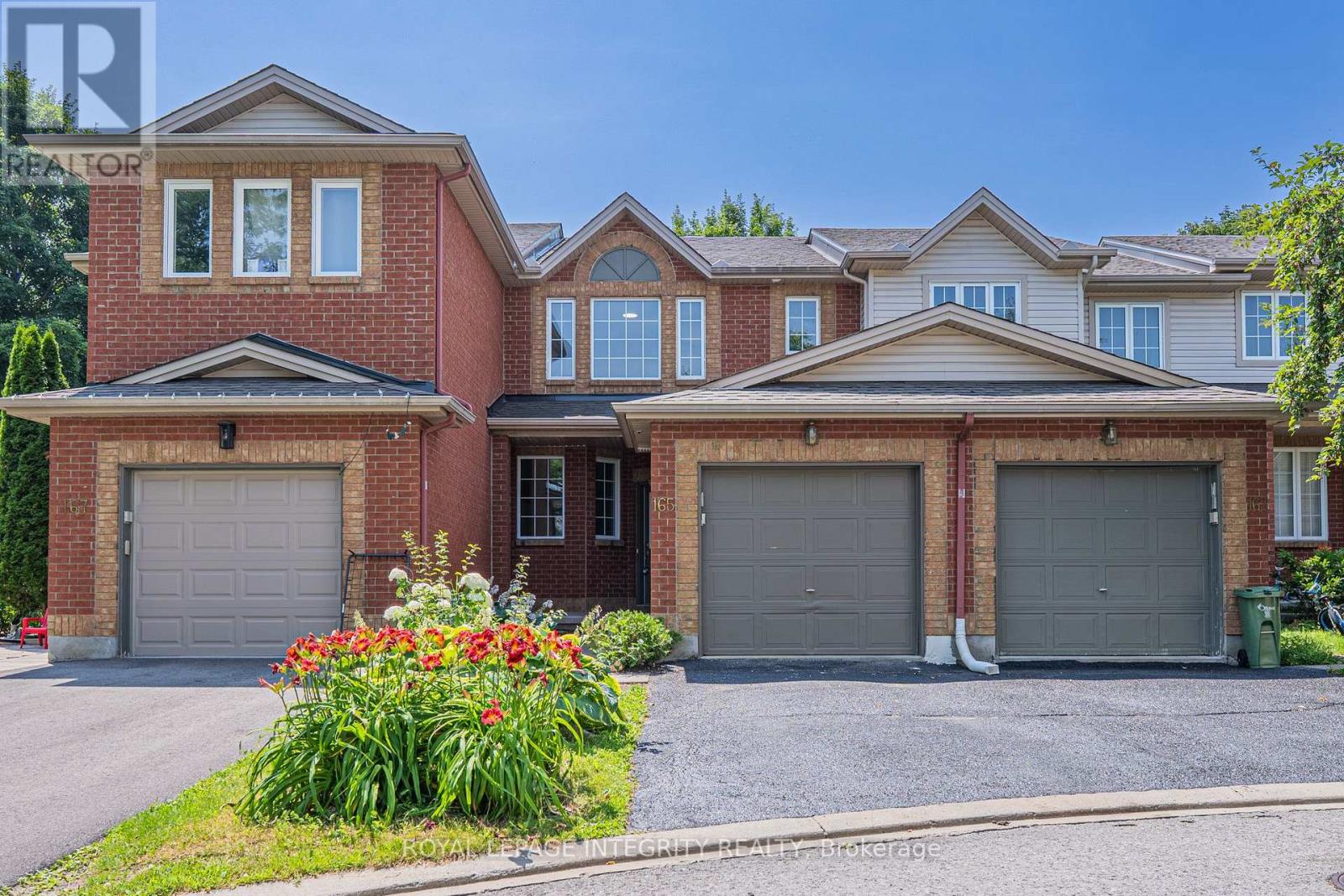 165 Kinross Private, Ottawa, ON K2K 3P8