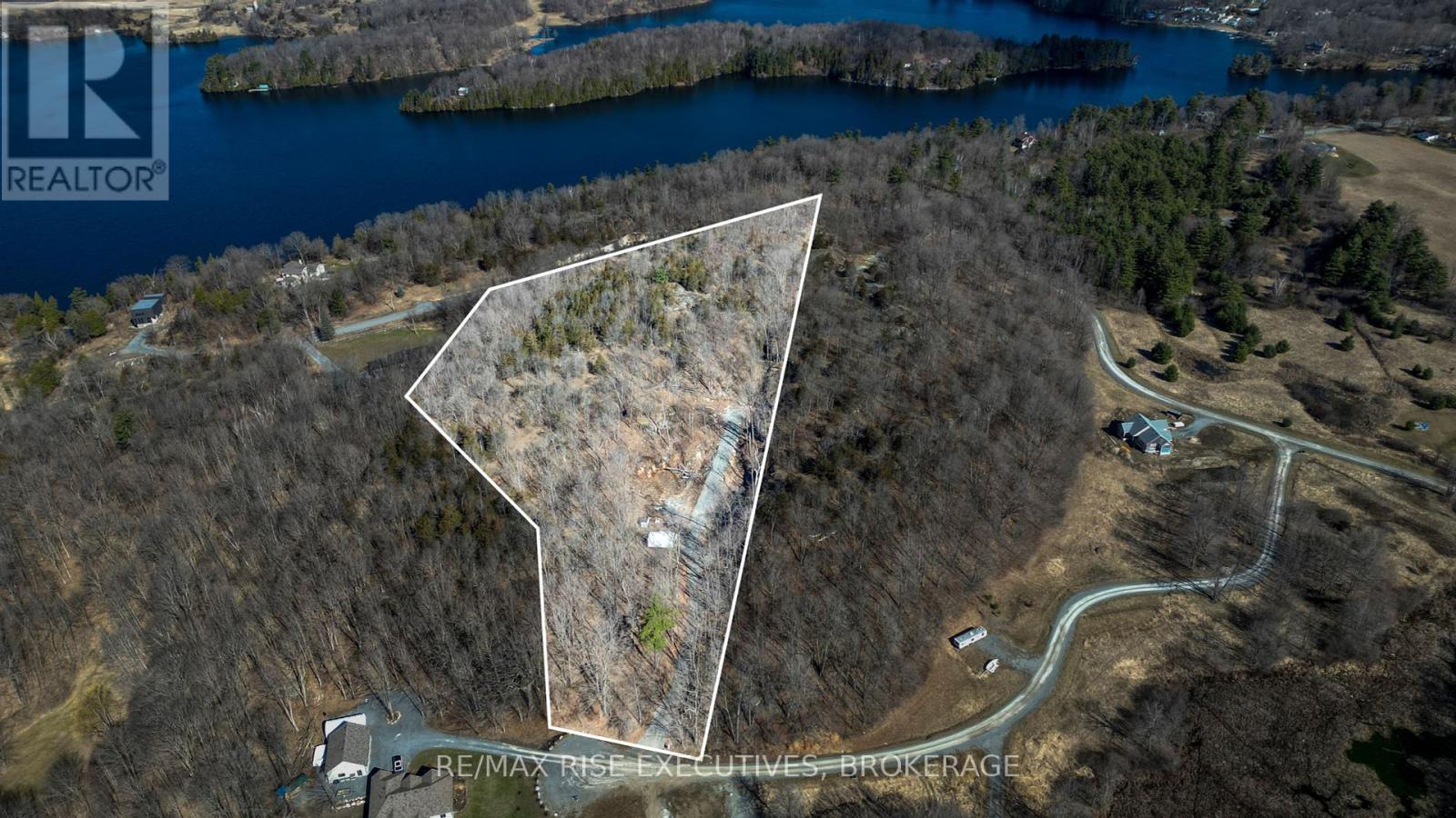 6 Cranberry Cove Ln, South Frontenac, ON K0H 1H0
