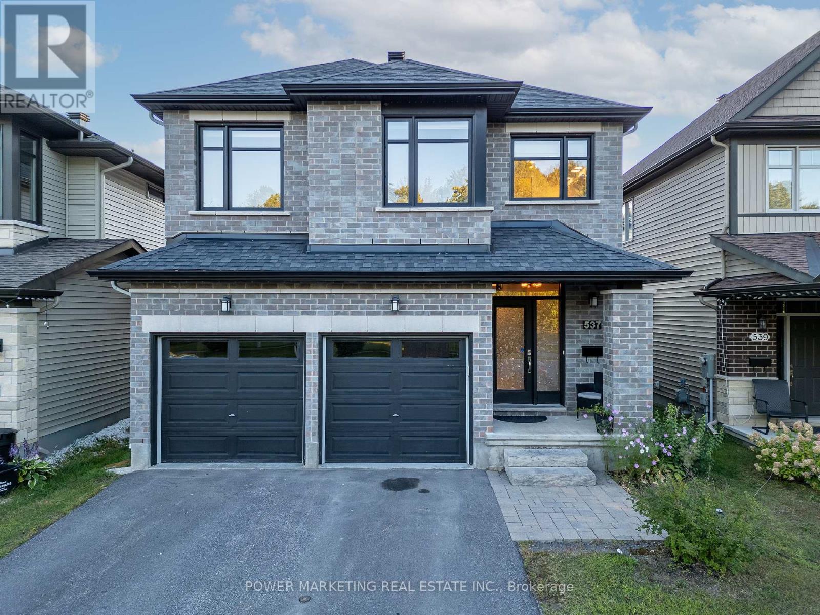 537 Compass St, Ottawa, ON K1W 0J1