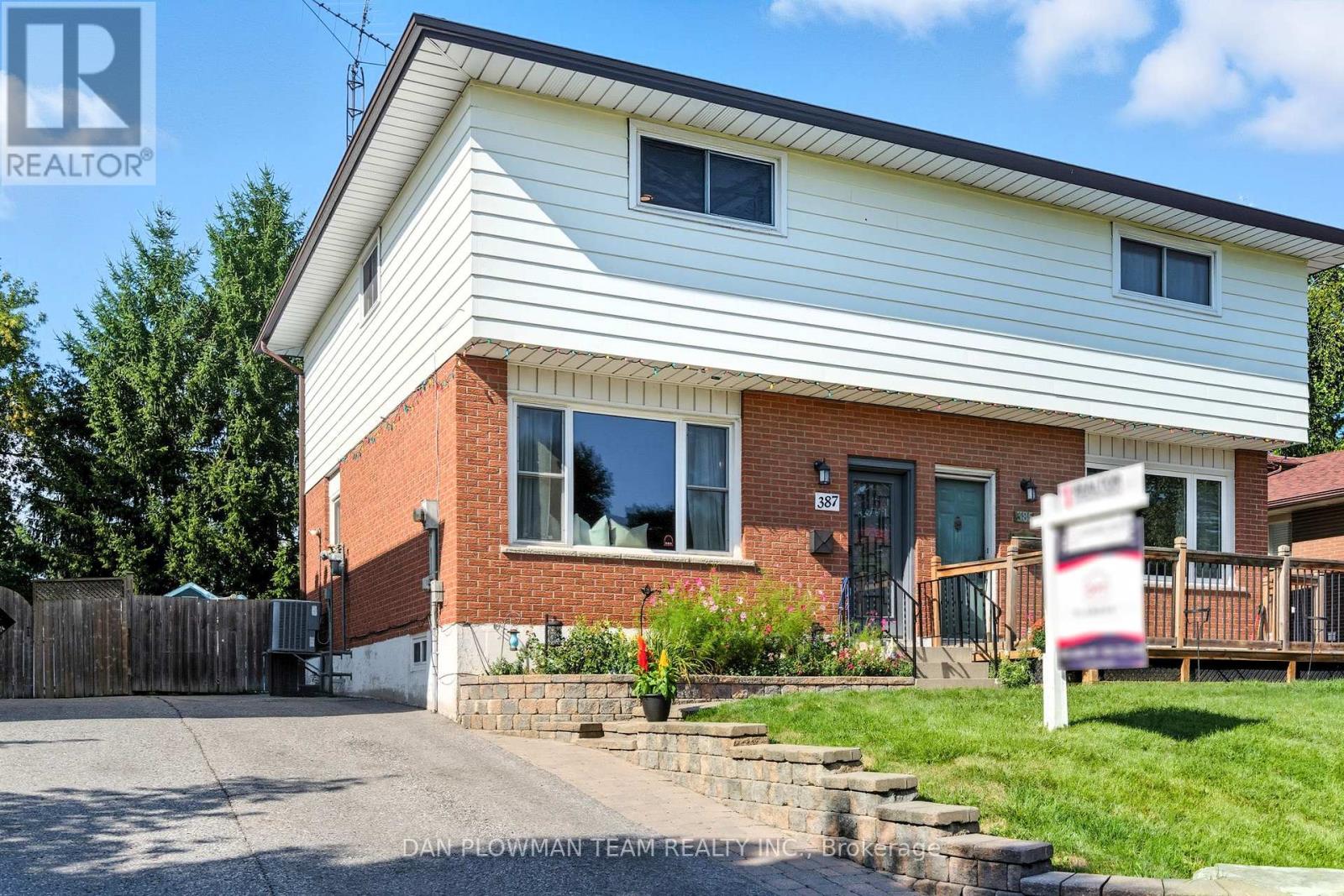 387 Surrey Dr, Oshawa, ON L1G 6H2