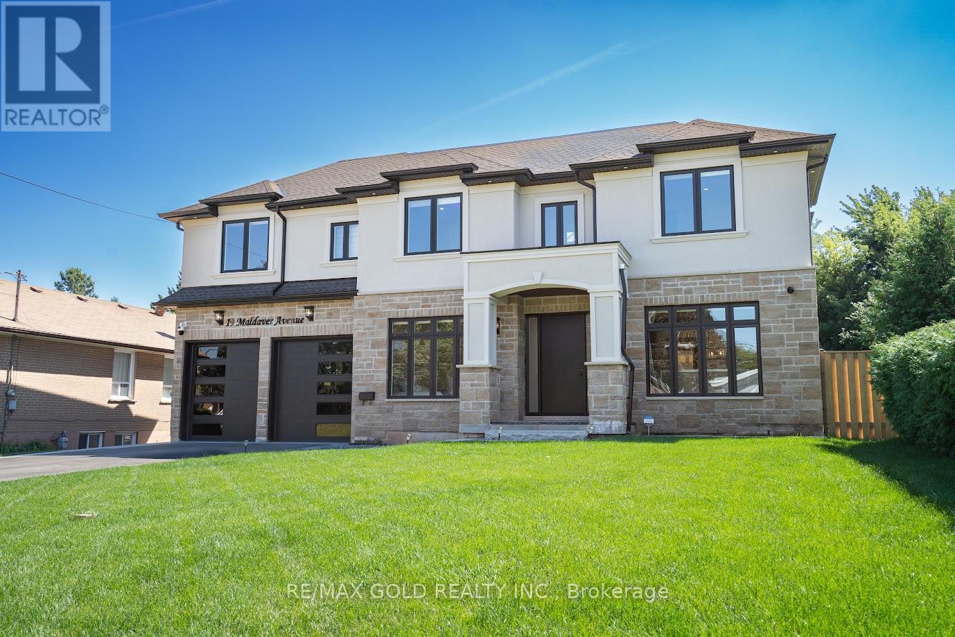 19 Maldaver Ave, Mississauga, ON L5M 1W4