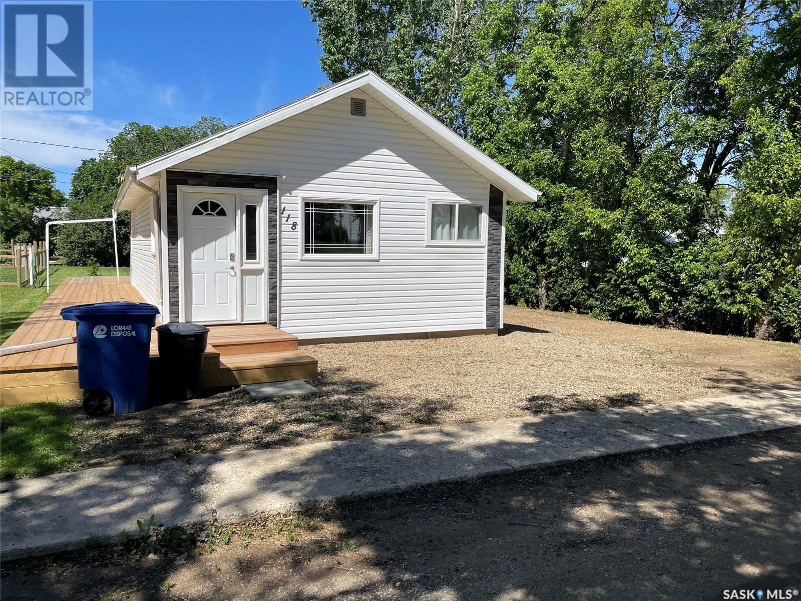 118 2 Street East, Lafleche, SK S0H 2K0