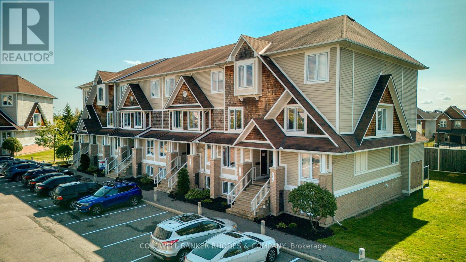 114 Brentmore Private, Ottawa, ON K4A 0B7