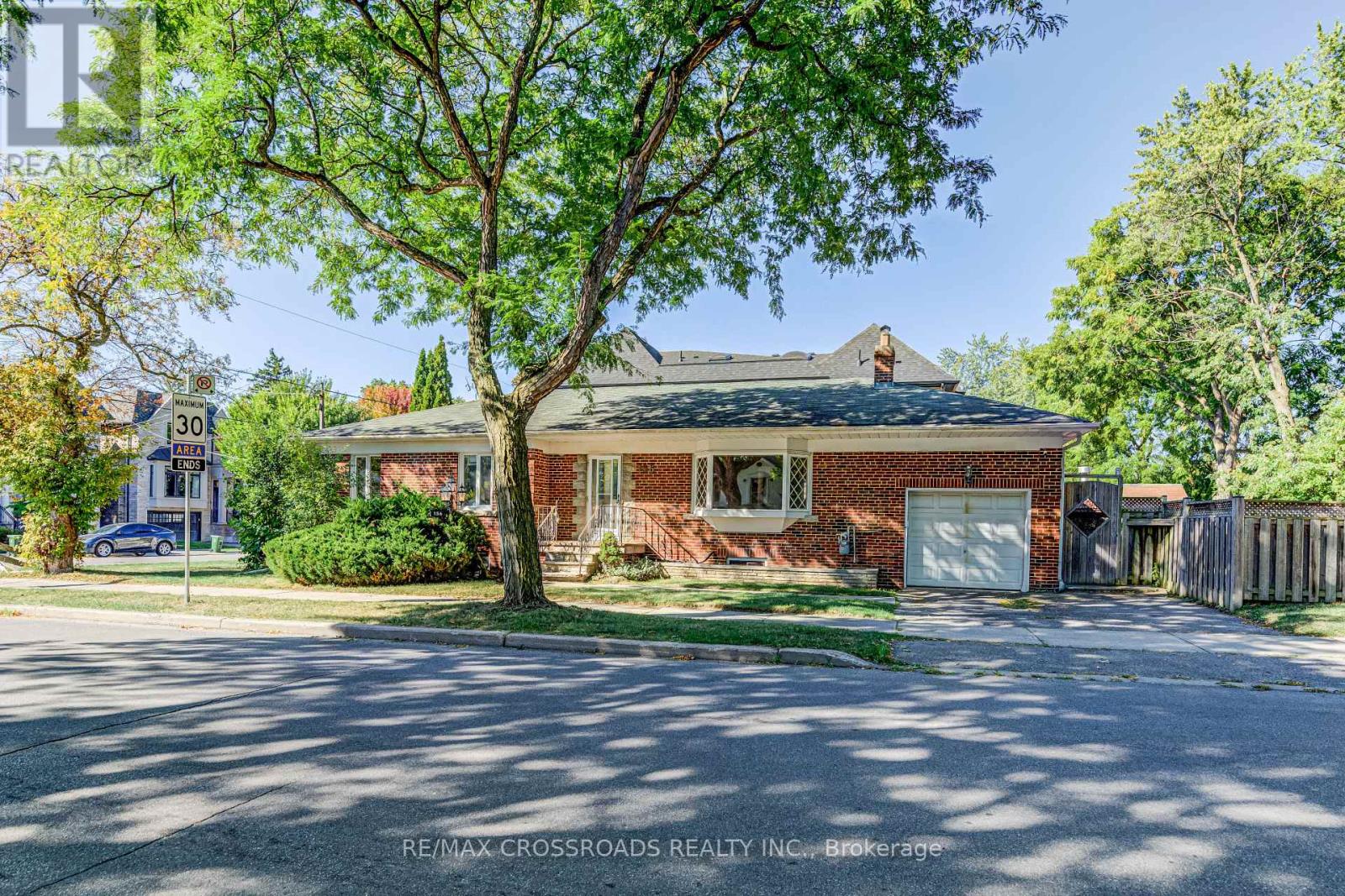 156 Florence Ave, Toronto, ON M2N 1G4