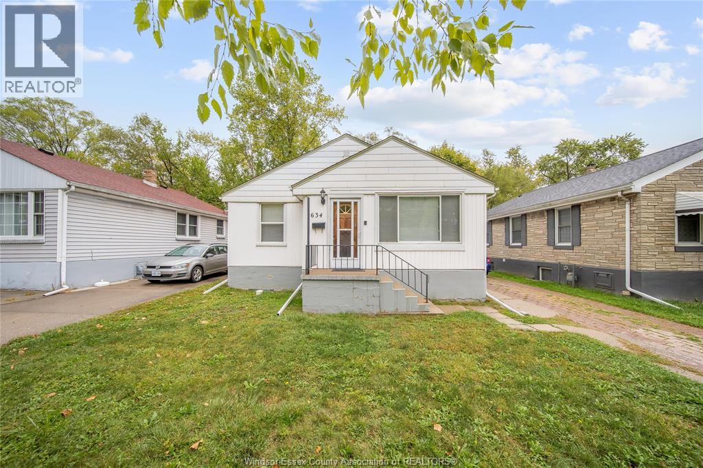 634 Rosedale, Windsor, ON N9C 2N8
