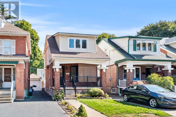 105 Rothsay Ave, Hamilton, ON L8M 3G3