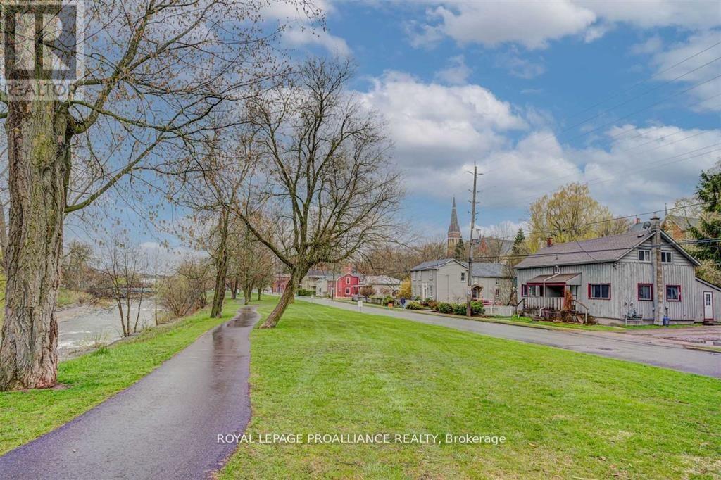 90-92 Cavan St, Port Hope, ON L1A 3B7