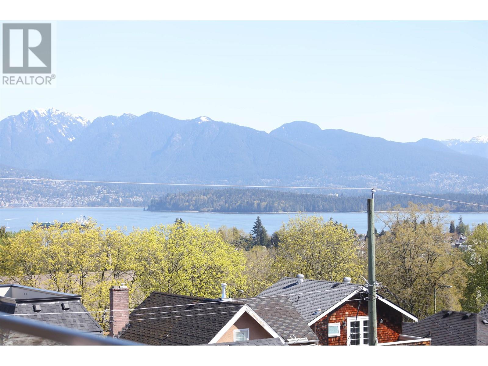 4039 W 11th Ave, Vancouver, BC V6R 2L6