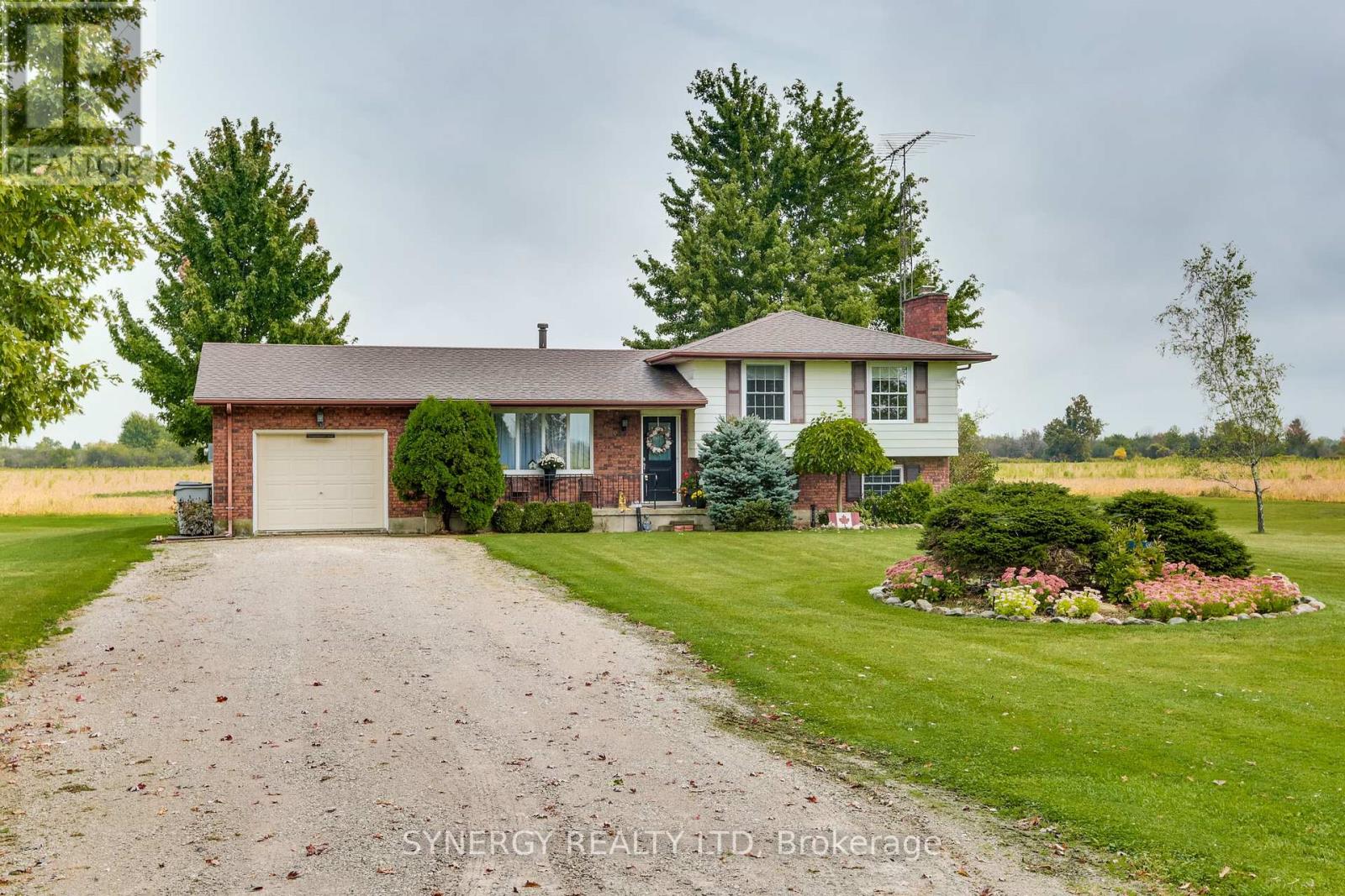 3830 White Pine Rd, Brooke-Alvinston, ON N0N 1A0