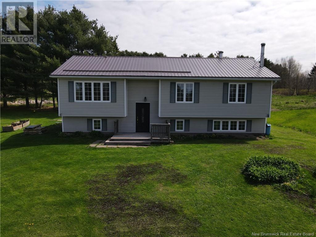 272 Creek Rd, Mount Middleton, NB E4G 3C2