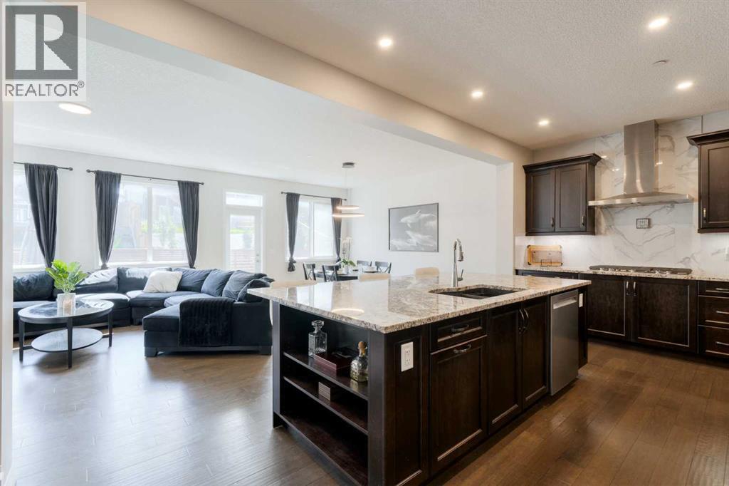 308 Lucas Way NW, Calgary, AB T3P 0R5