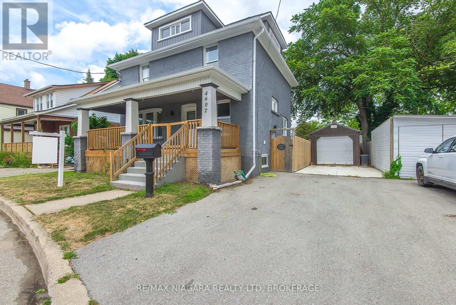 4607 Nelson Cres, Niagara Falls, ON L2E 1G1