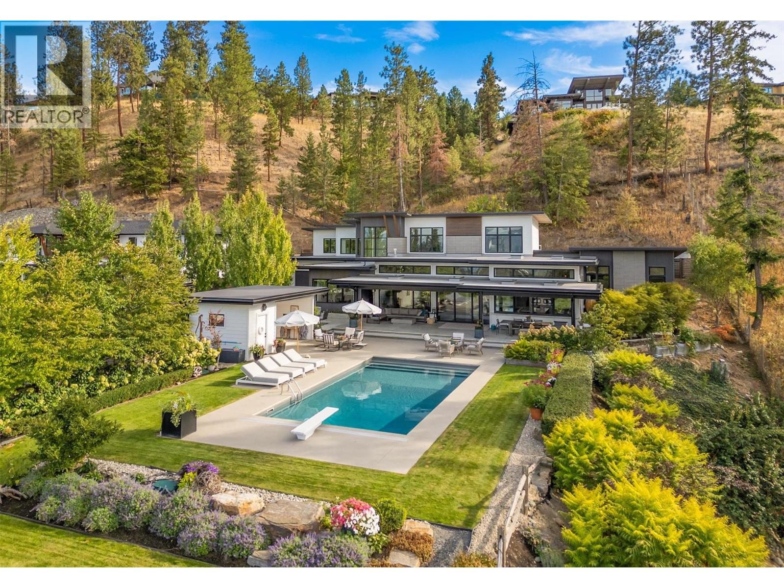 763 Barnaby Rd, Kelowna, BC V1W 4N9