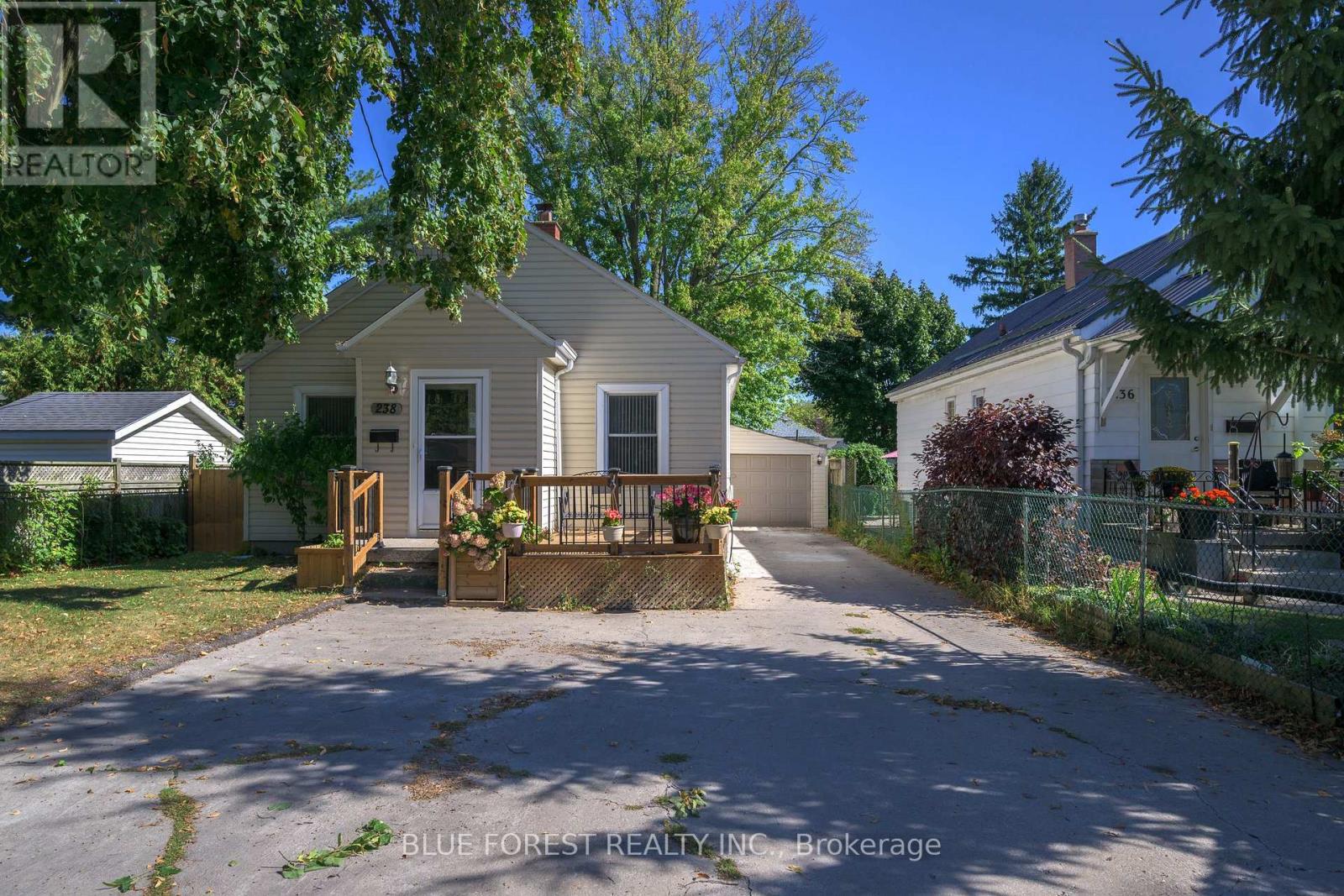 238 St Julien St, London, ON N5Z 2N3