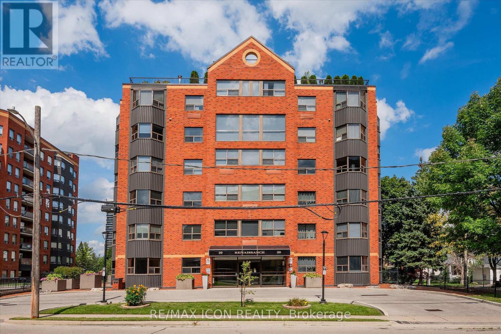 610 20 Ellen St E, Kitchener, ON N2H 6R7