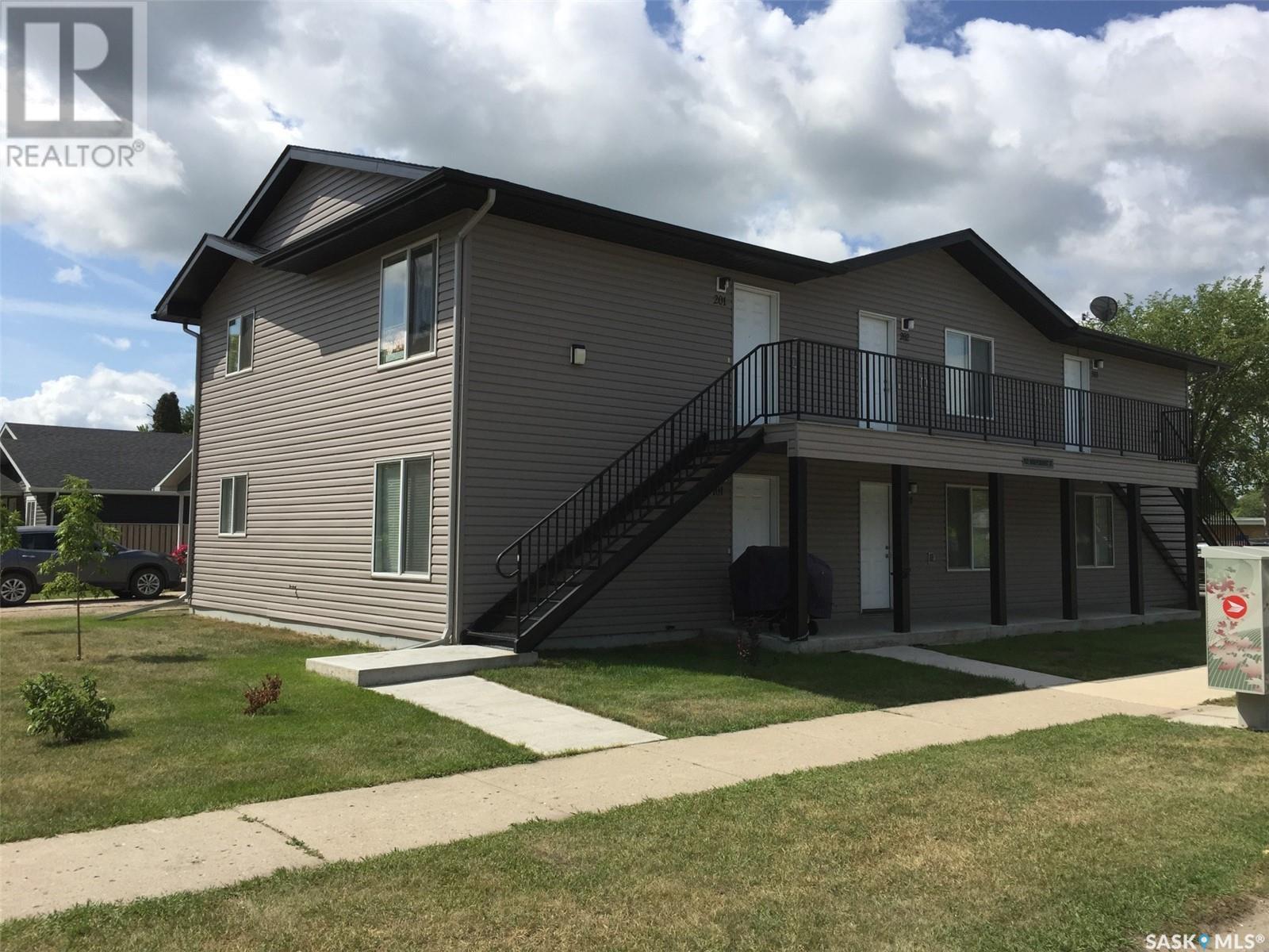 192 Independent St, Yorkton, SK S3N 2B3