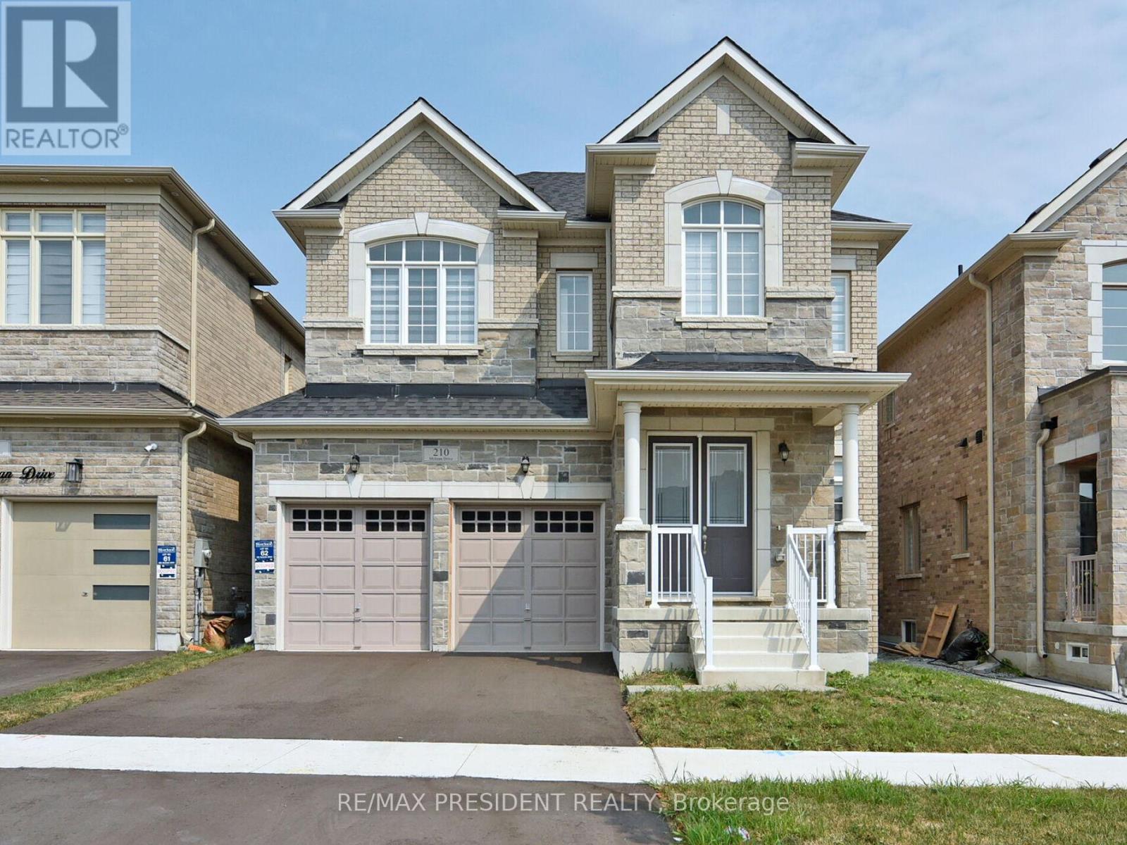 210 Mckean Dr, Whitchurch-stouffville Stouffville, ON L4A 5C2