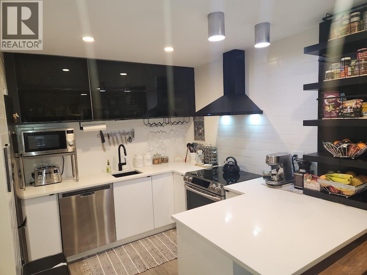 1718 Nelson Street Unit 402, Vancouver, BC V6G 1M8