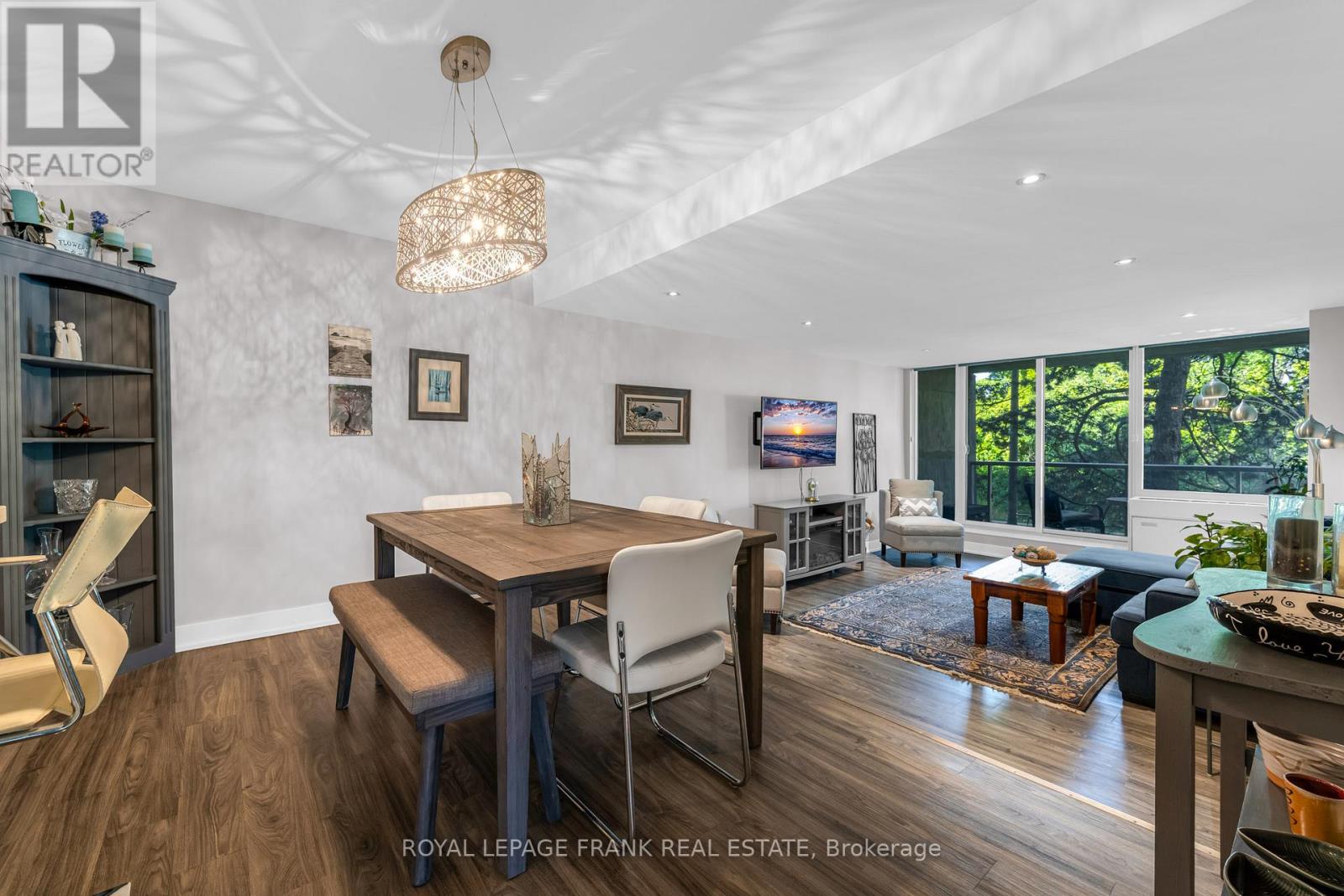 105 20 Speers Rd, Oakville, ON L6K 3R5