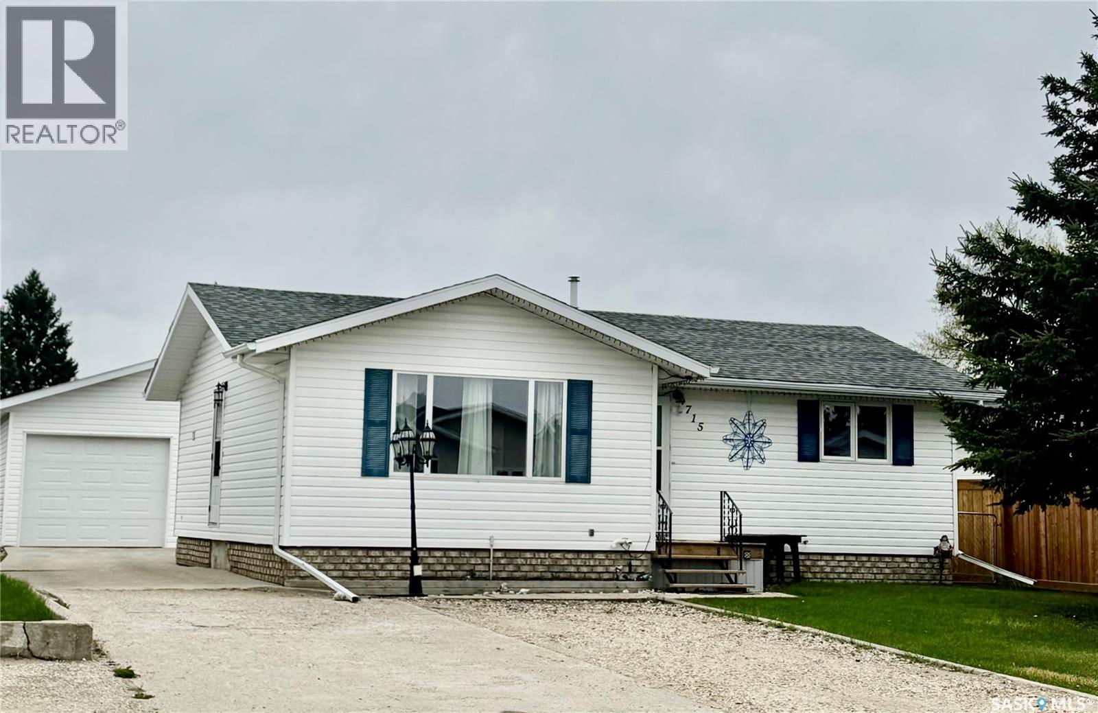 715 6 Avenue, Hudson Bay, SK S0E 0Y0