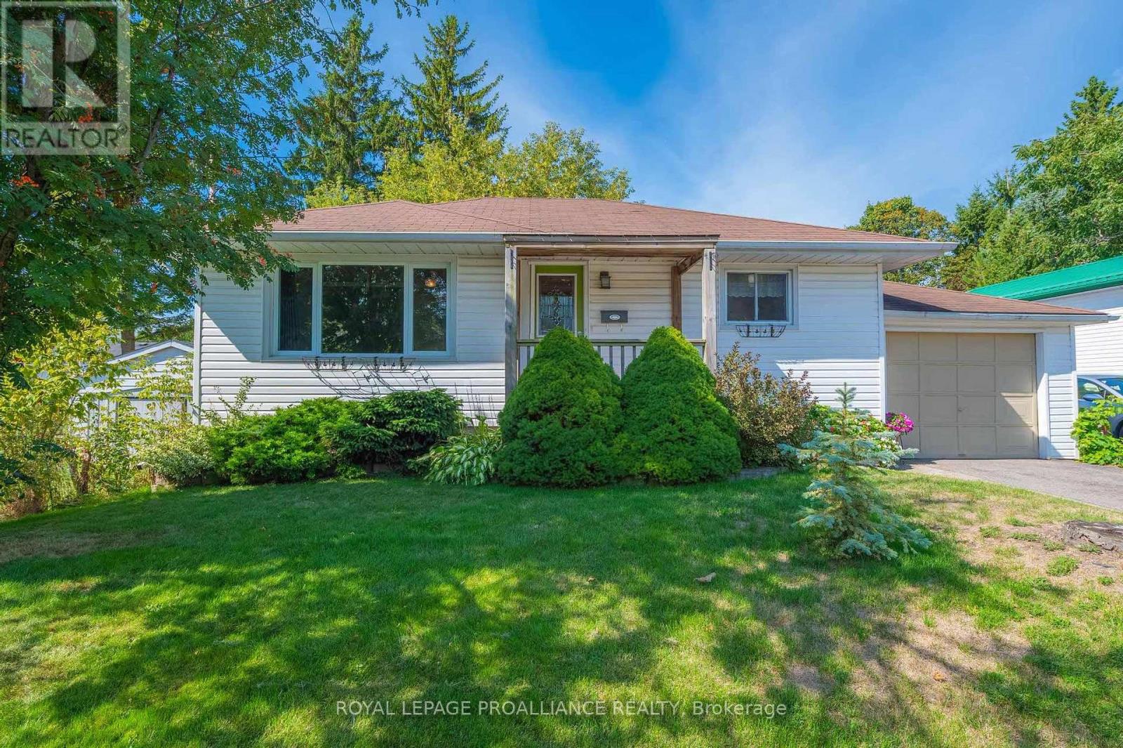 427 Victoria St, Cobourg, ON K9A 3H1