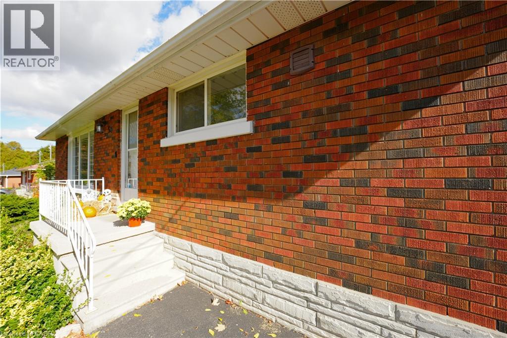 53 Freeman Ave, Guelph, ON N1H 4S9