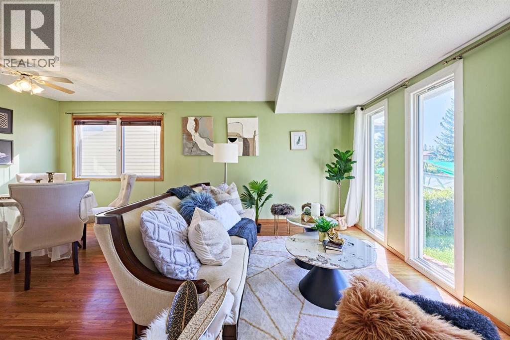 16 Shawmeadows Cres SW, Calgary, AB T2Y 1A8