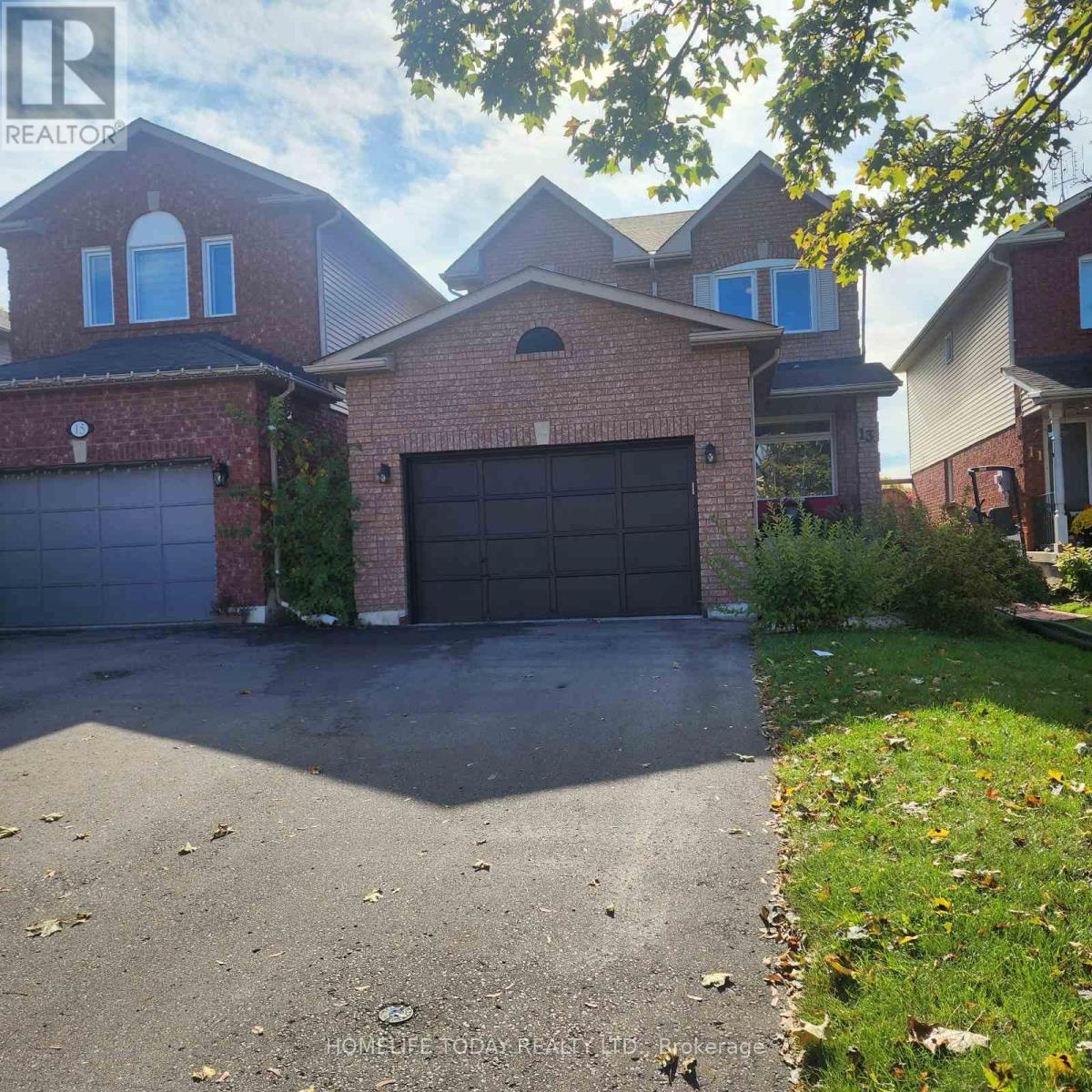 13 Prestonway Dr, Clarington, ON L1C 4S8