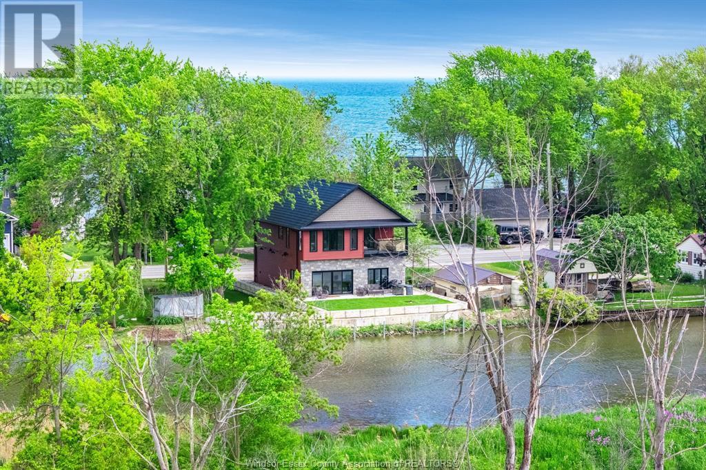 1260 Heritage Rd, Kingsville, ON N9Y 2E6