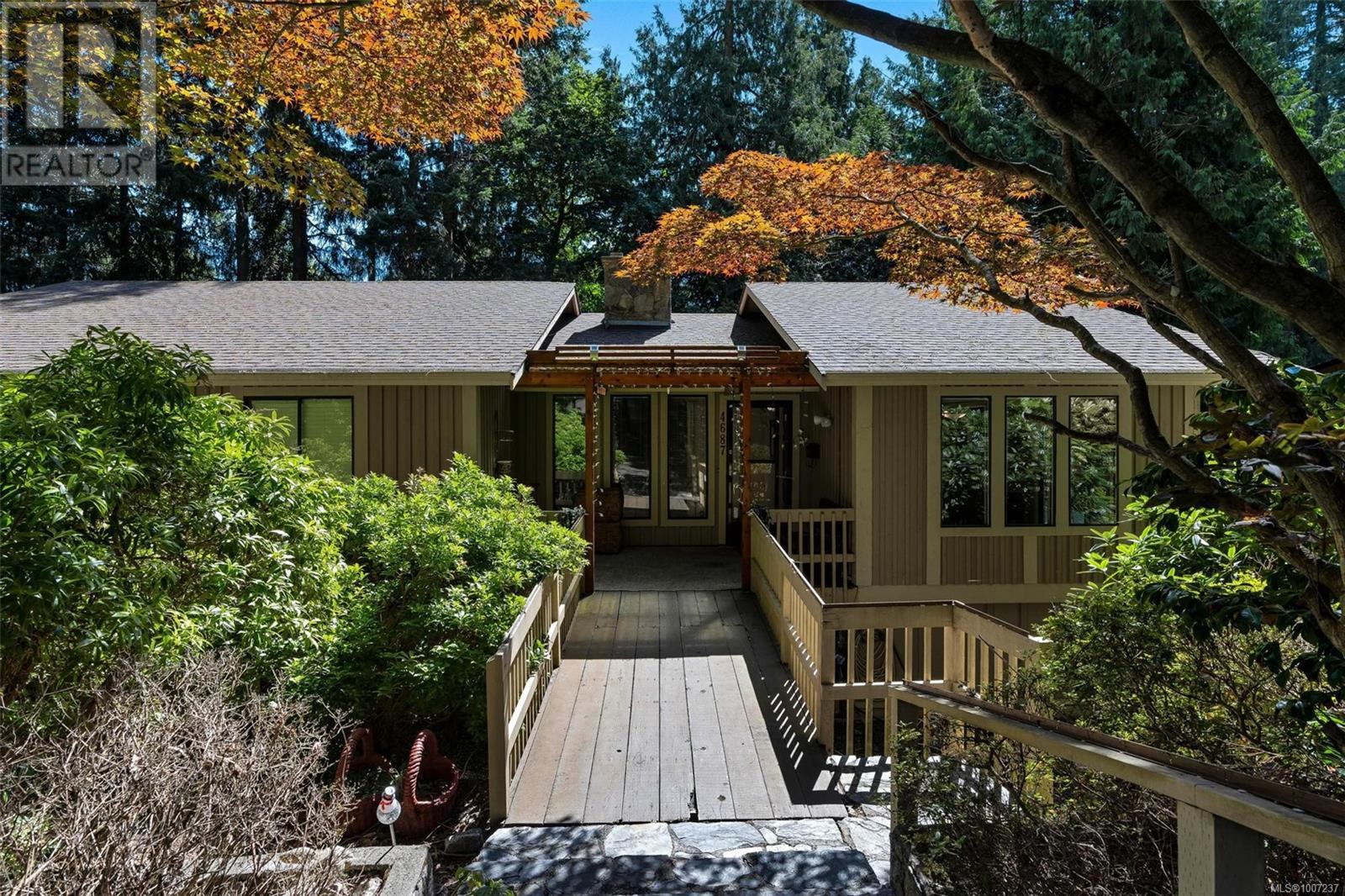 4687 Lochwood Cres, Saanich, BC V8Y 1A9