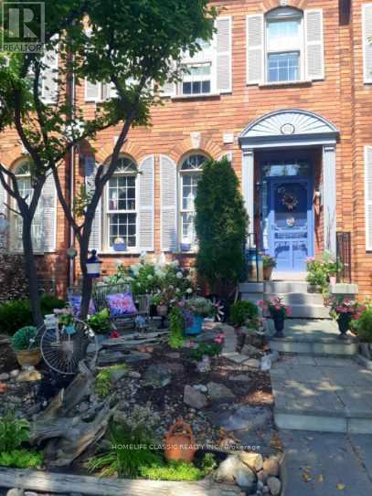 153 Glenashton Dr, Oakville, ON L6H 6N2