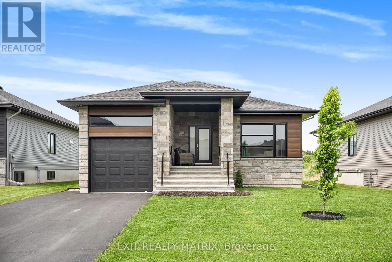 521 Barrage St, Casselman, ON K0A 1M0