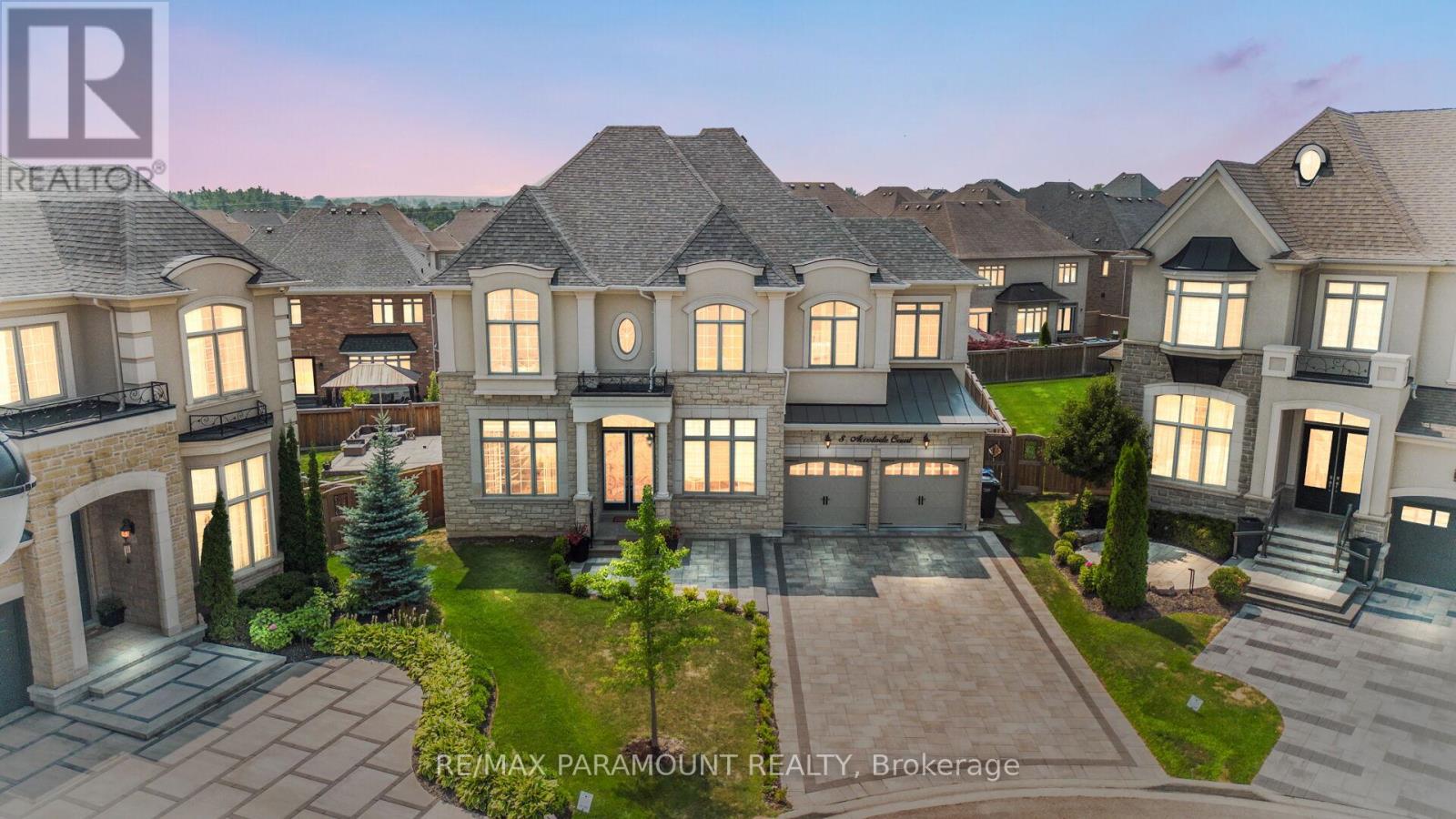 8 Accolade Ct, Brampton, ON L6X 2X4