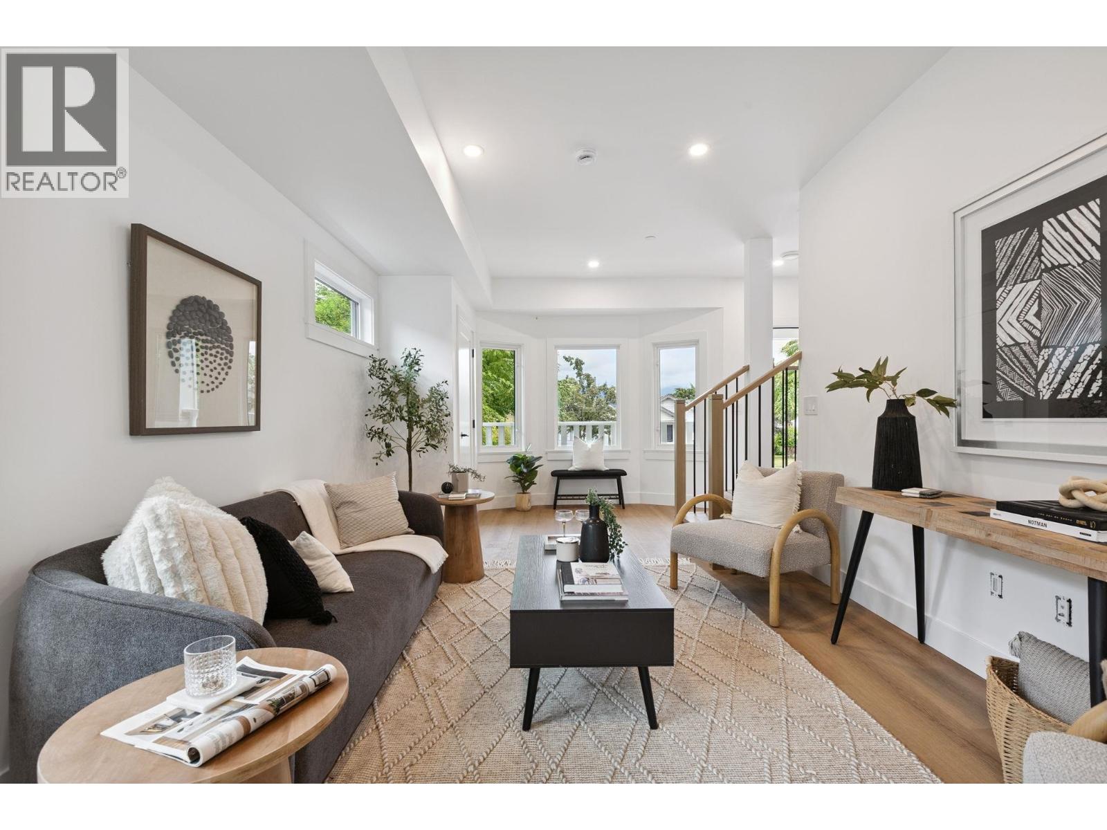 2528 Mcgill St, Vancouver, BC V5K 1H1
