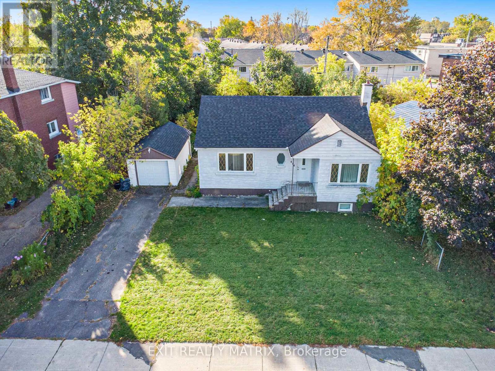 436 Blake Blvd, Ottawa, ON K1K 1B1