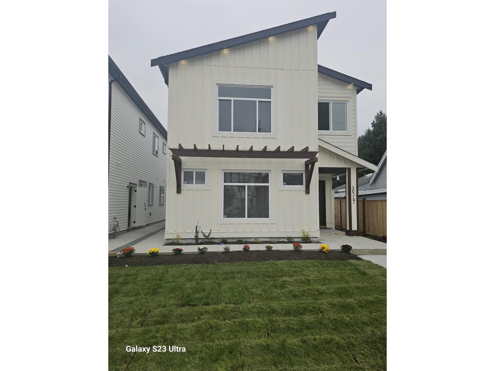 46347 Maple Avenuechilliwack Proper E, Chilliwack, BC V2P 2J5