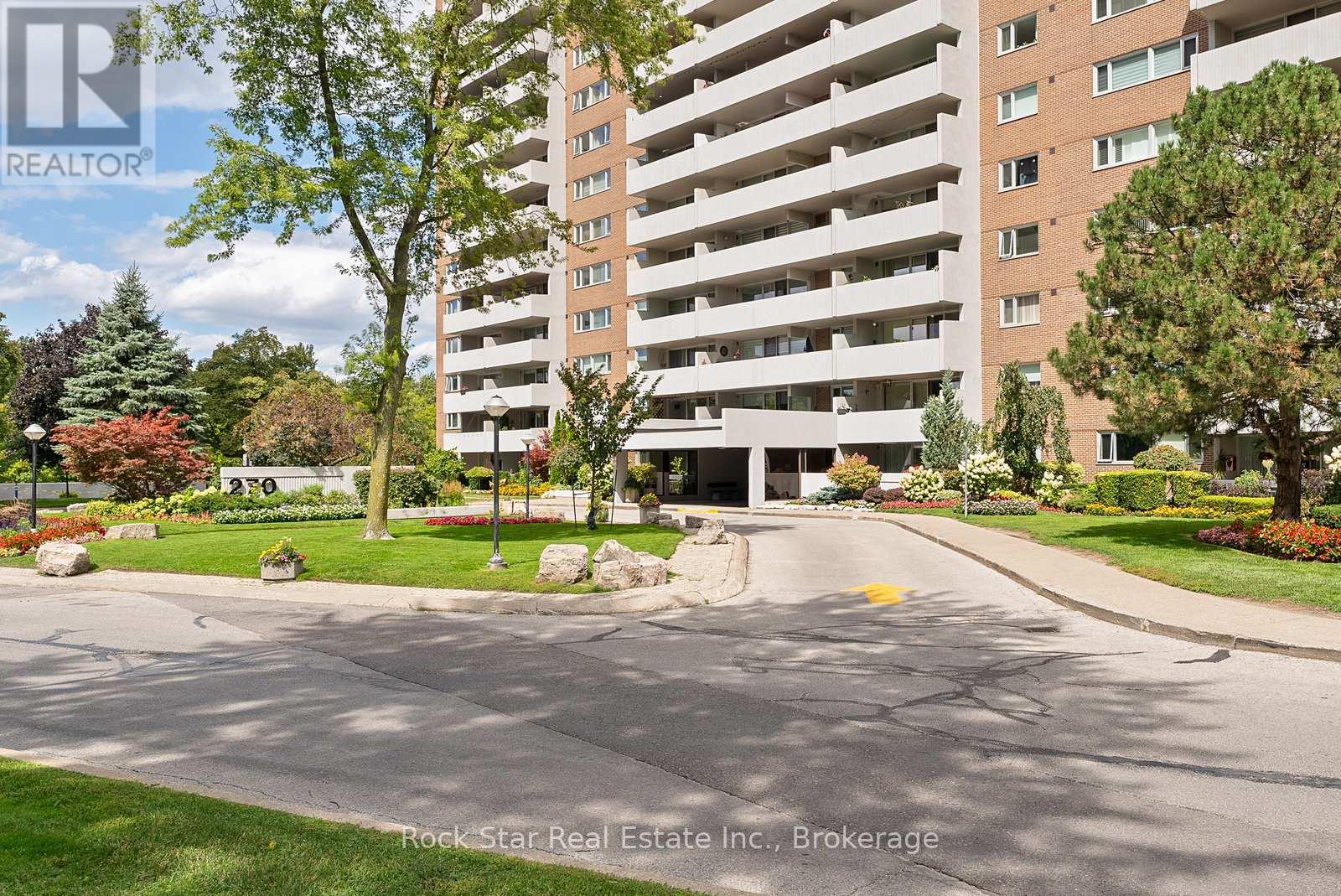 1305 270 Scarlett Rd, Toronto, ON M6N 4X7