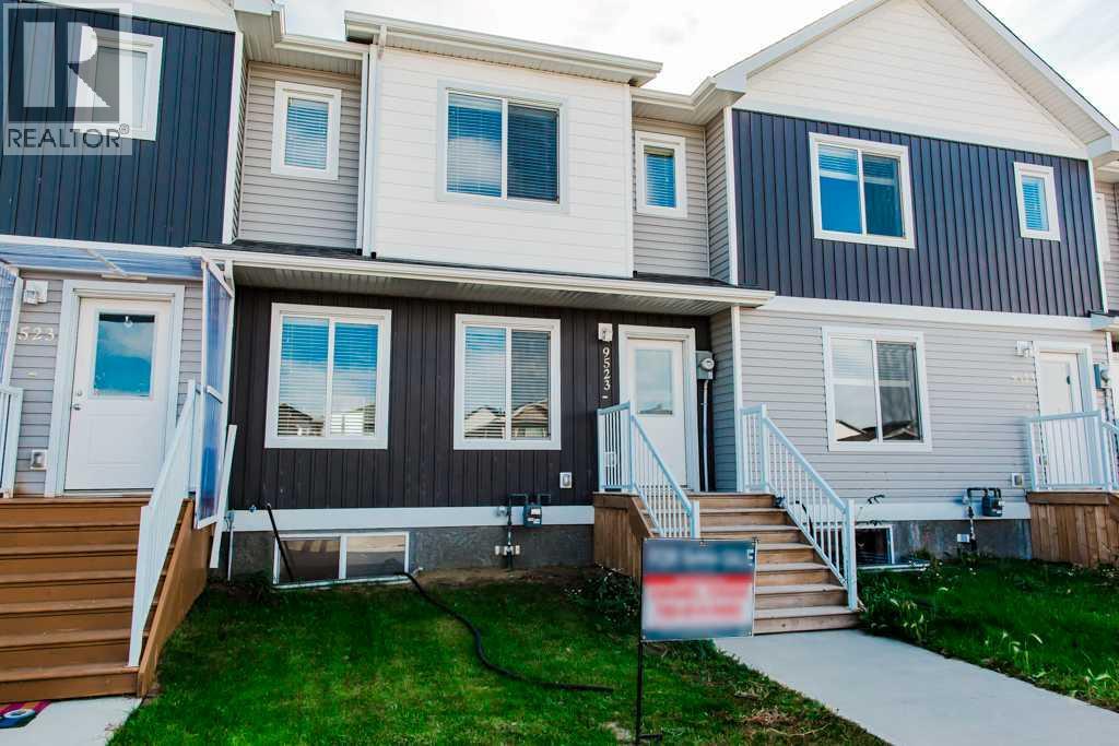 9523 112 Avenue, Clairmont, AB T8X 5C8