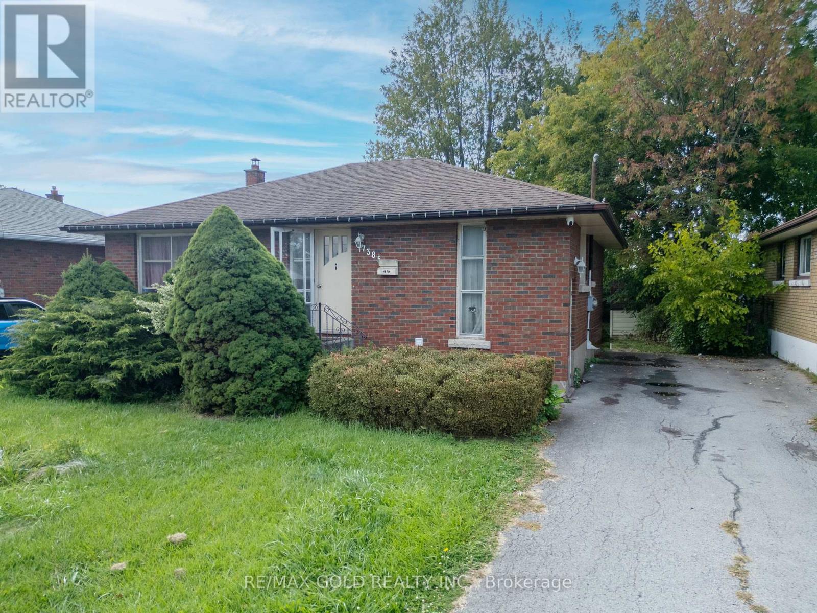 7385 Fern Ave, Niagara Falls, ON L2G 5H4