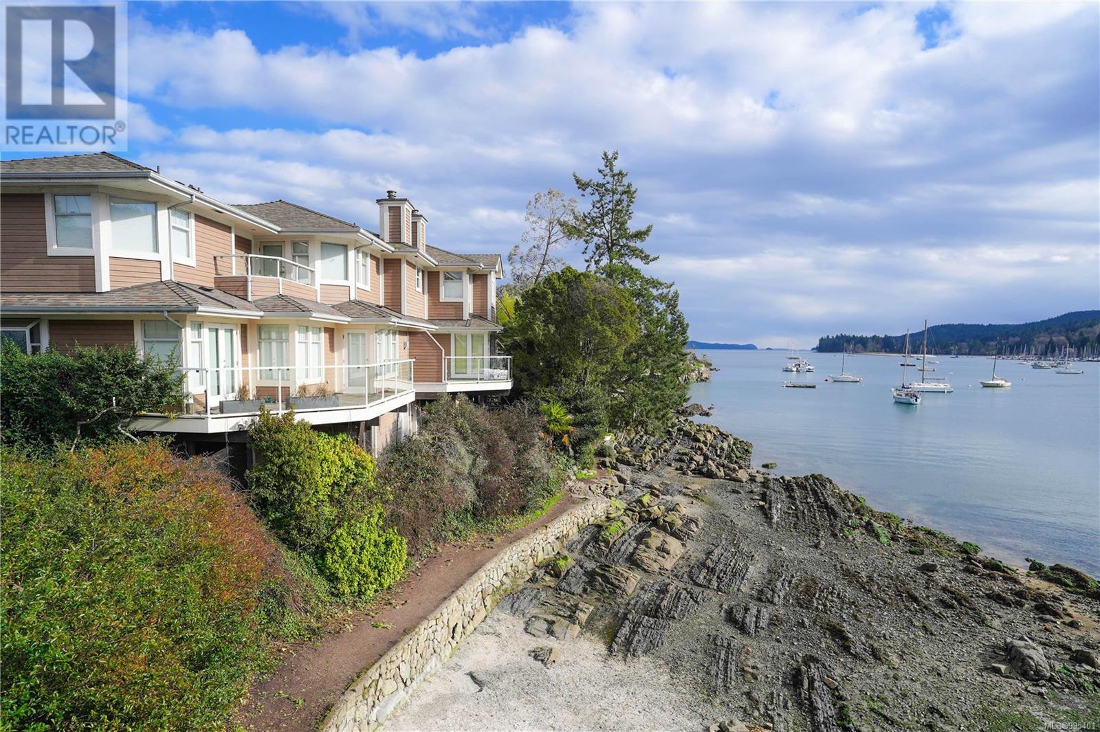 111 Fulfordganges Rd Unit 15 Rd, Salt Spring, BC V8K 2R9