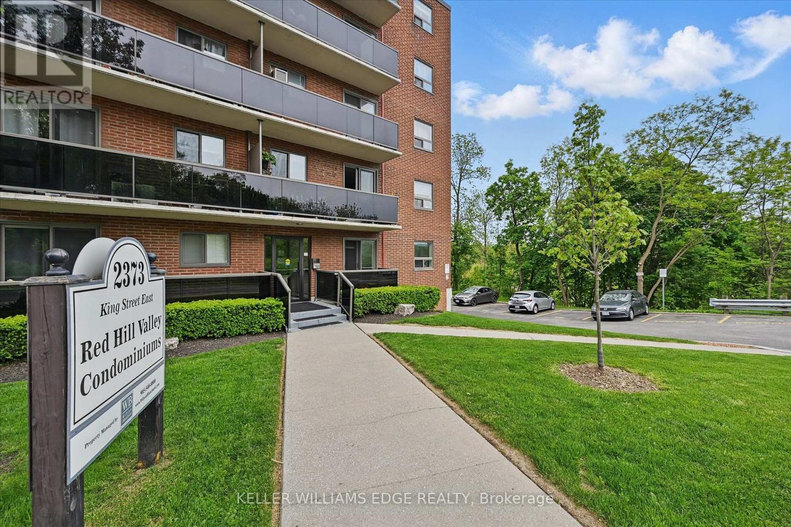 43 2373 King St E, Hamilton, ON L8K 1X9